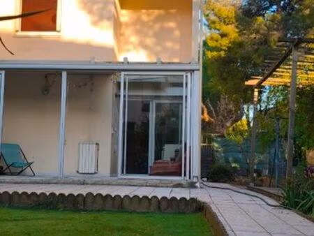 t4 duplex avec grand jardin