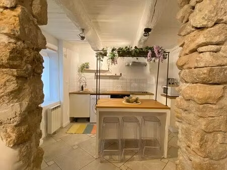 maison de ville meublé sept/mai