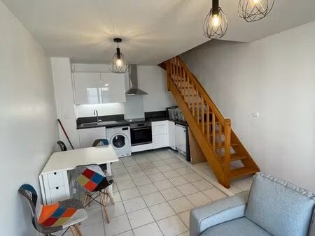 t2 duplex meublé – entierement renove – orléans centre (50m arrêt croix morin)