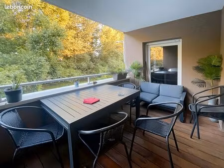 a louer appartement t2 d'environ 43m2 avce balcon et 2 places de parking