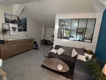 appartement rénové  centre lacenas