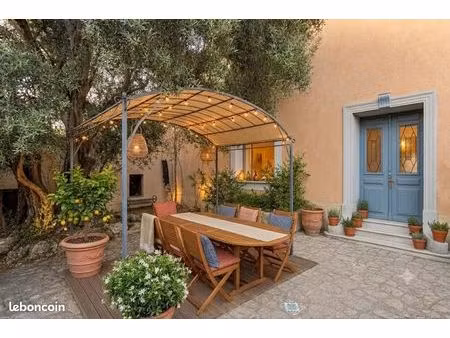 appartement 4 pièces 177 m²