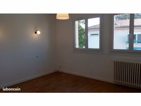 t3 de 55m² + cave à mussidan centre