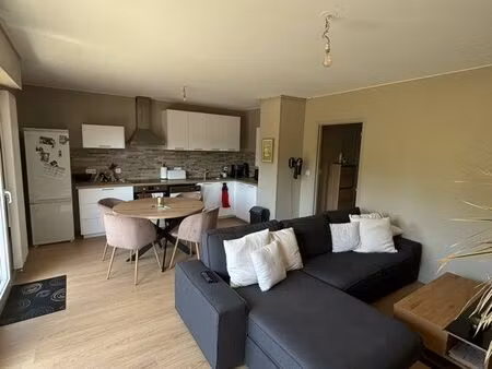 à louer : appartement t2 meublé 45 m² avec balcon – betton (1er étage)