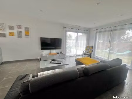 maison récente de plain pied 4 chambres 125 m²