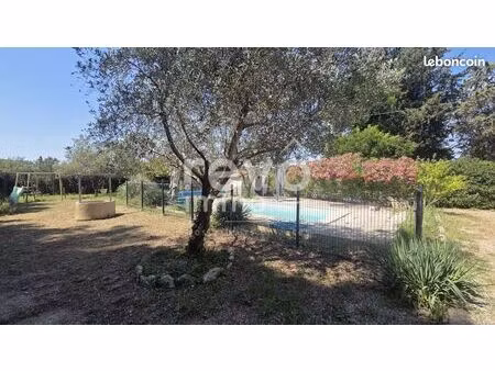 villa 5 pièces 105 m²