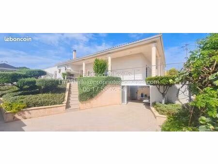villa 4 pièces 156 m²