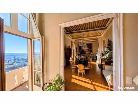 chateau 17 pièces 800 m²