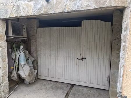 stockage de meubles dans un garage sécurisé