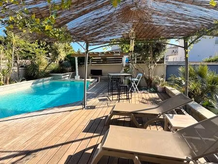 maison familiale 140 m² avec piscine  garage et vue garrigue