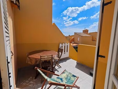 studio mezzanine climatisé avec terrasse 2/4personnes à 5min plage