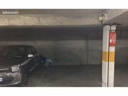 location place de parking souterraine