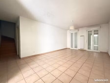 maison t5 de 94m2 avec terrasse et garage