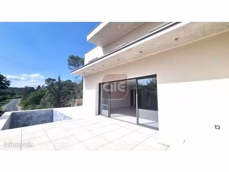 villa 5 pièces 158 m²