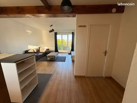 a louer t2 très lumineux avec espaces verts et vue dégagée