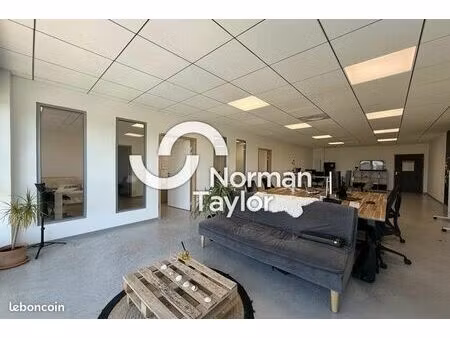 bureaux 284 m²