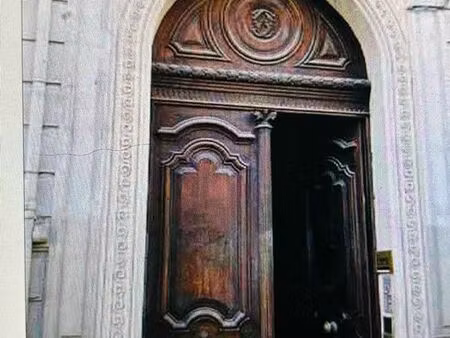 cave écusson comédie augustins