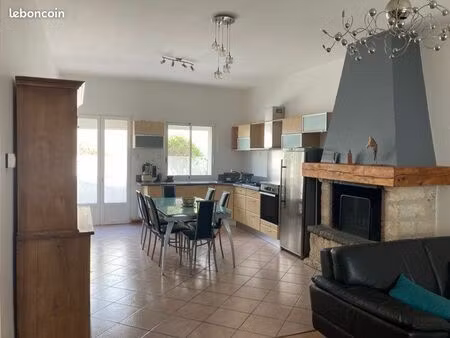 maison de village 130 m² avec garage 48 m² et cour 22 m² à st gély du fesc