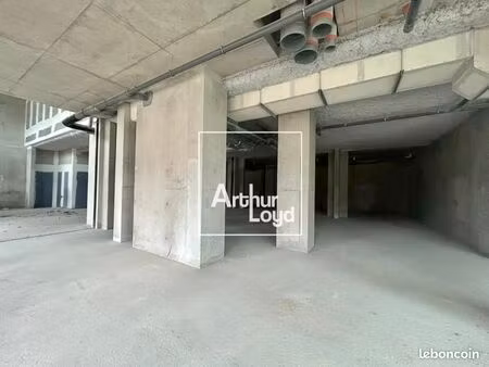 local restaurant 470 m²