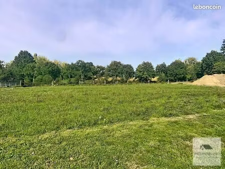terrain 893 m² val-couesnon