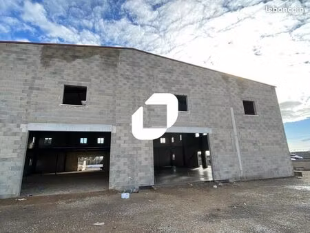local industriel 720 m²