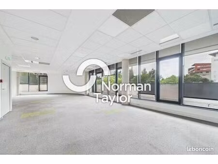 bureaux 464 m²