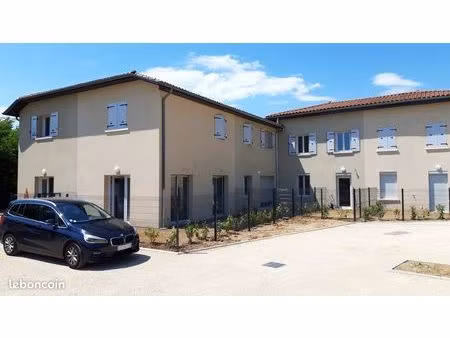 duplex t4 avec jardin et 2 places de parking