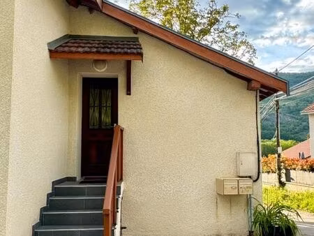 location studio meublé
