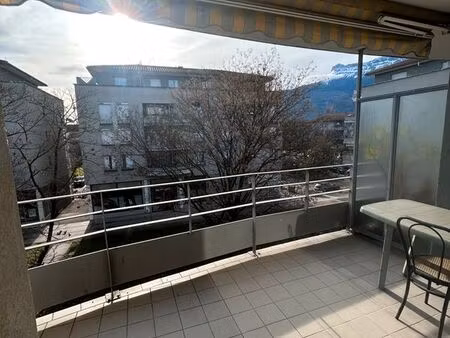 joli t3 de 64 m2 avec garage et terrasse vue sur parc