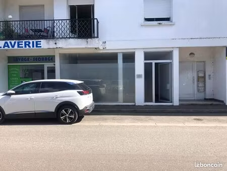 local commercial 57 m²