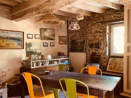 ferme landaise dans la forêt