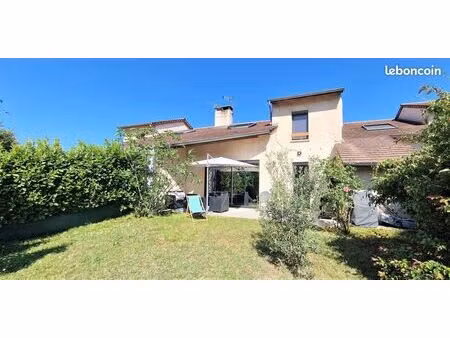 maison 6 pièces 110 m²