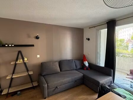 t2 30m² + balcon + parking sécurisé – face thermes