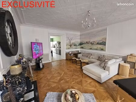 studio 5 pièces 178 m²