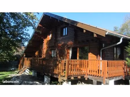 chalet cosy en lisière de forêt