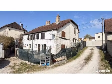 immeuble 14 pièces 272 m²