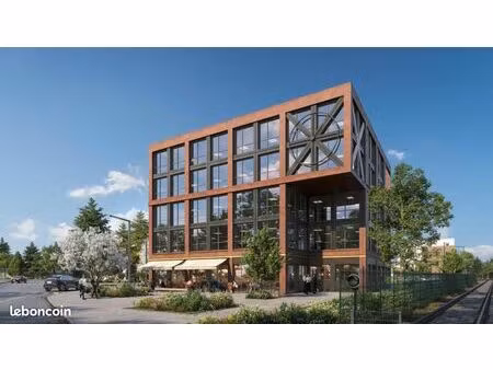 bureaux 1 878 m²