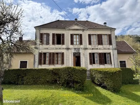 maison 7 pièces 196 m²
