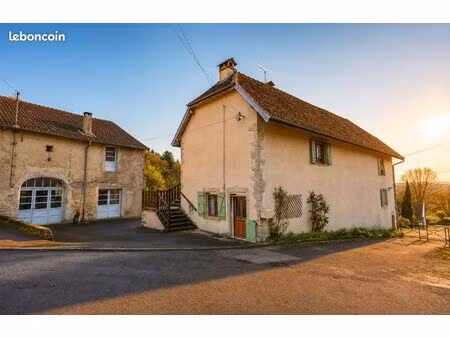 belle maison jurassienne entre orgelet et le lac de vouglans