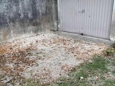 garage fermé 15m2