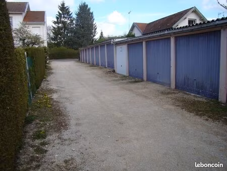 location garage - parking 15 m²