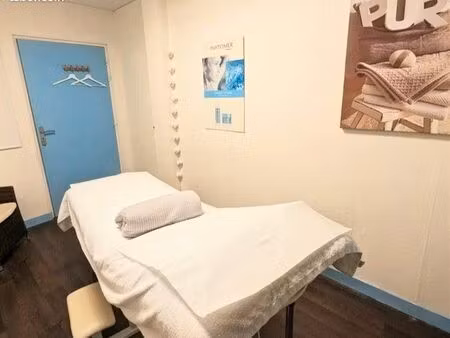 institut de beauté clé en main rentable — 4 cabines — parking — faible loyer — gien