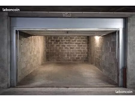 box fermé 17m² - hyper centre - accès rapide
