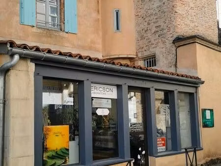 local commercial centre ville