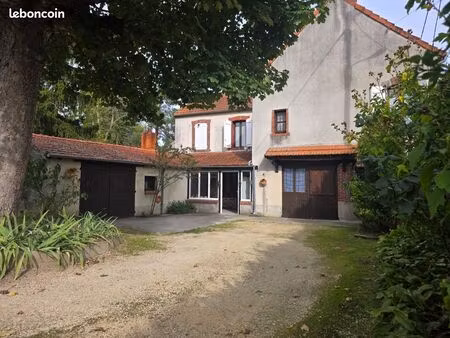 charmante maison de 139m2 avec dépendances et terrain de 1452m2