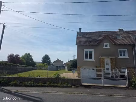 charmante maison sur sous-sol de 95m2  3 chambres avec jardin clos et dépendances