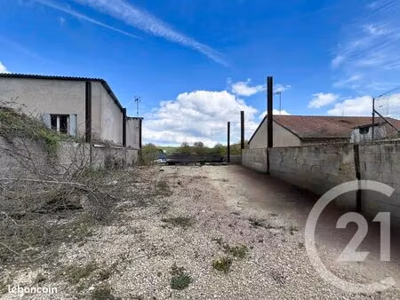 terrain 1 700 m² crevechamps