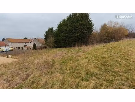 terrain 592 m² mazerulles
