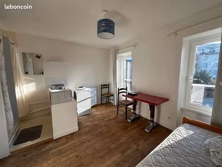 studio 1 pièce 13 m²