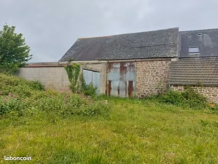 bâtiment en pierres à rénover
